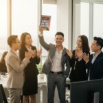 Khám phá lộ trình định vị giá trị nội tại và cách thoát khỏi sự phụ thuộc vào đánh giá bên ngoài. Bài chia sẻ